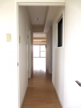 ダブルドアズ　エントランス　