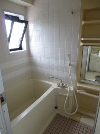 ダブルドアズ　バス　