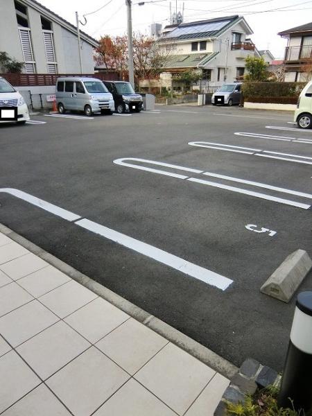 ハイブリッジ　駐車場　