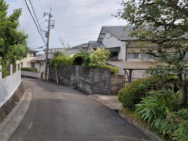 　前面道路含む現地写真　