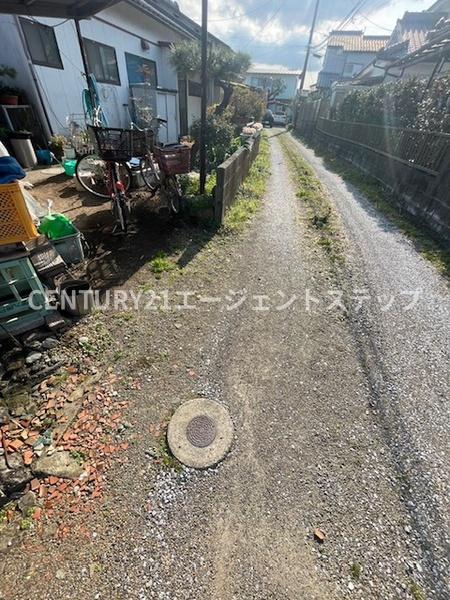 　前面道路含む現地写真　