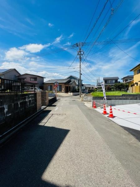 　前面道路含む現地写真　