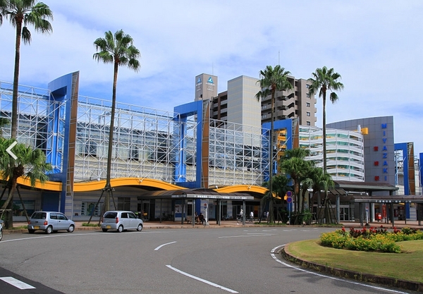 　宮崎駅(JR 日豊本線)（駅）／1022m　