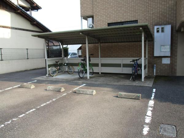 グランツ・ソワ　駐車場　