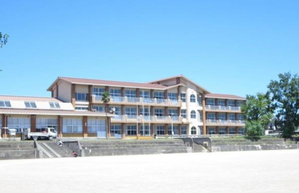 　門川町立門川小学校（小学校）／1843m　