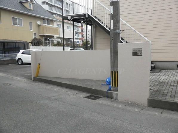 ファミールあおきA　エントランス　