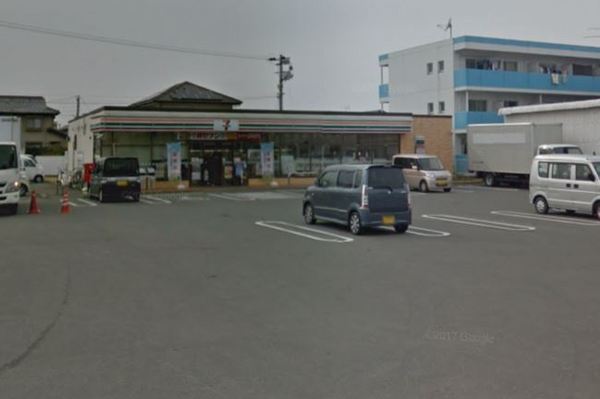 　セブンイレブン飛江田店（コンビニ）／438m　
