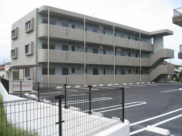 レザンス波島　駐車場　