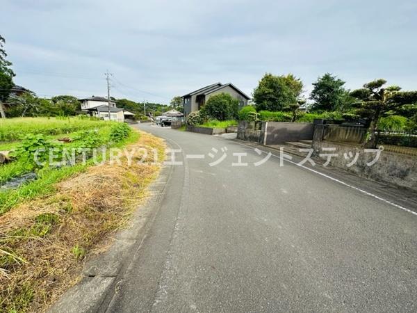 　前面道路含む現地写真　