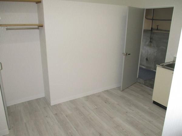 橘通西4丁目店舗　リビング　