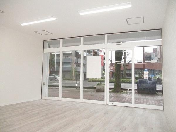 橘通西4丁目店舗　玄関　