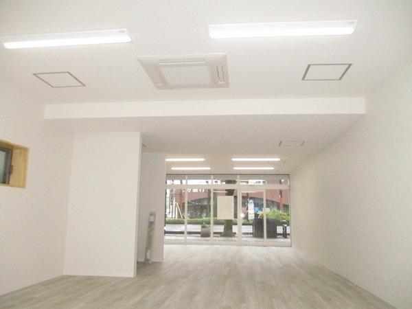 橘通西4丁目店舗　エントランス　