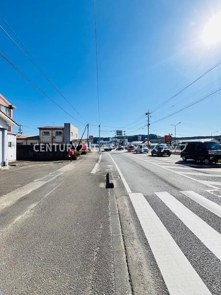 　前面道路含む現地写真　