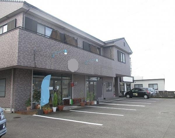 二宮貸店舗　駐車場　