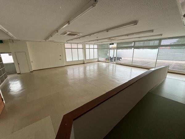 　玄関　