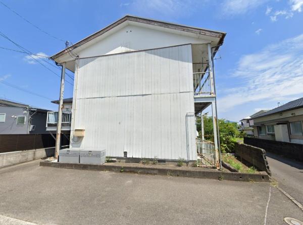 つるみ荘　駐車場　