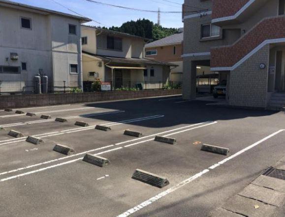 サンブライト　駐車場　