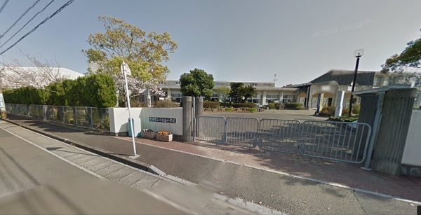 　宮崎市立小松台小学校（小学校）／827m　