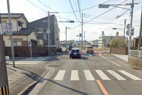 　前面道路含む現地写真　