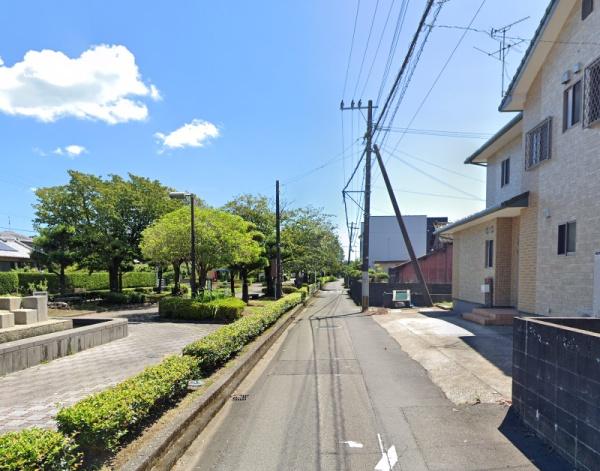 　前面道路含む現地写真　