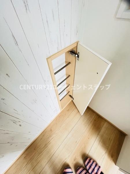 　玄関　収納