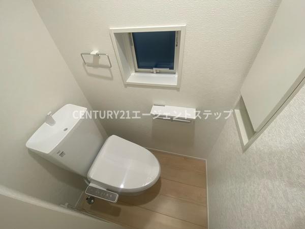 　トイレ　明るいトイレ空間です