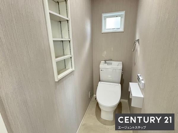　トイレ　トイレの収納棚が便利です