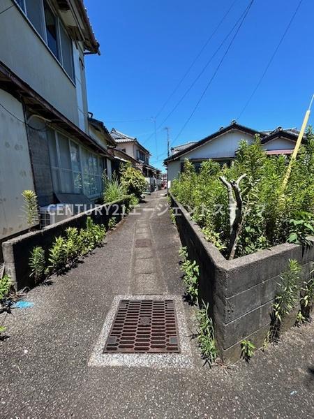 　前面道路含む現地写真　