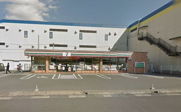 　セブンイレブン宮崎花ケ島町店（コンビニ）／453m　