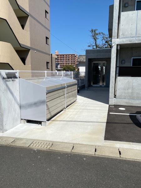 Rassurer 　駐車場　