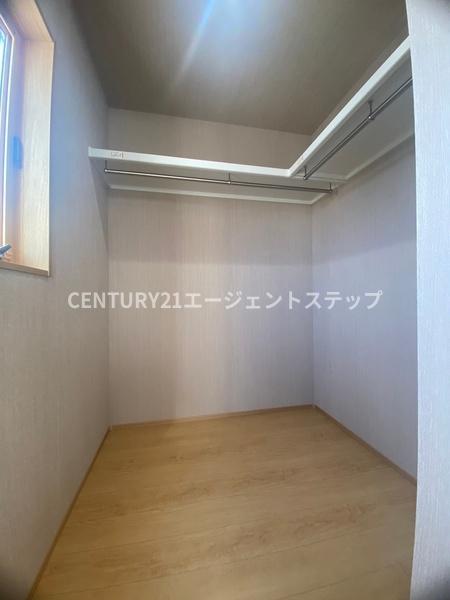 　収納　ウォークインクローゼット