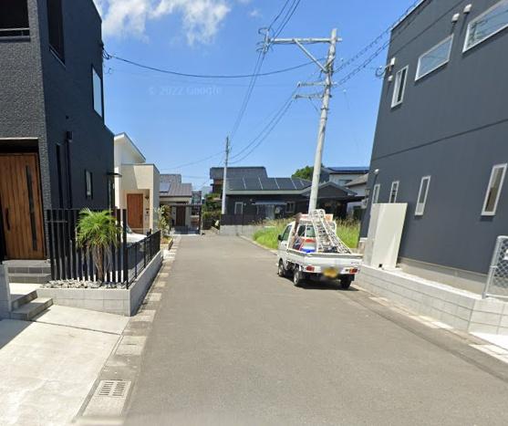 　前面道路含む現地写真　