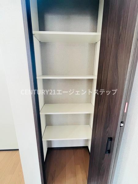 　収納　棚付き収納が便利です