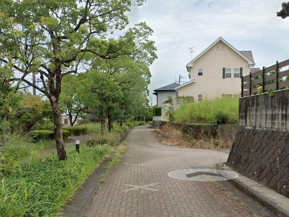 　前面道路含む現地写真　