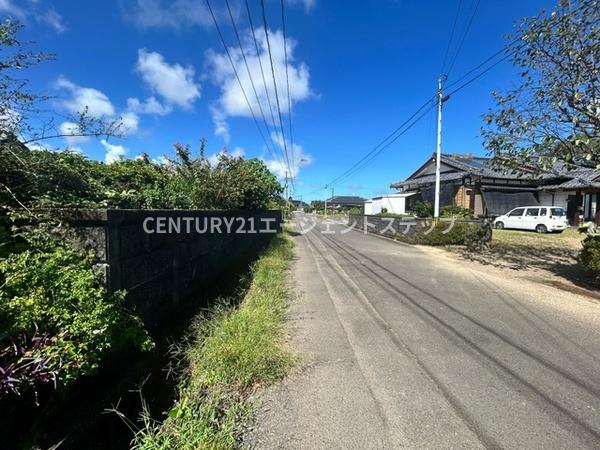 　前面道路含む現地写真　