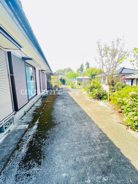 　その他現地　アプローチの開放感が特徴です