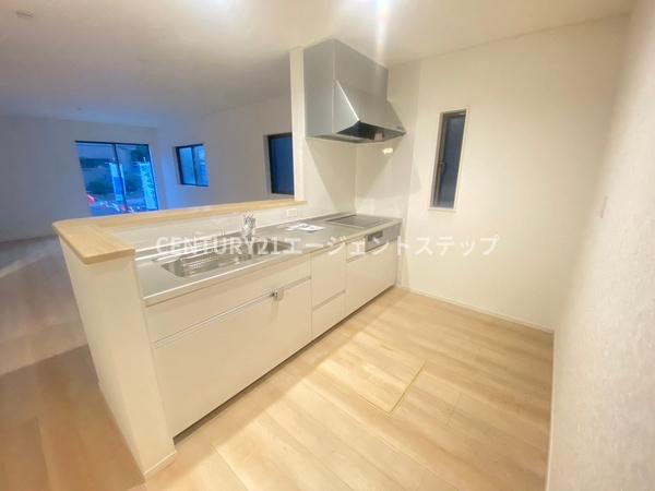 　キッチン　キッチンは明るく清潔感があります