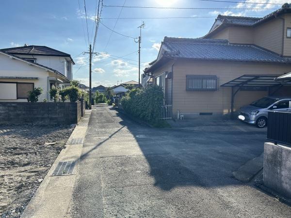 　前面道路含む現地写真　