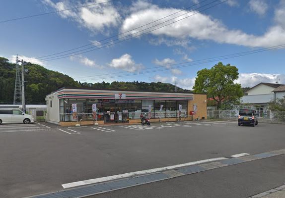 　セブンイレブン佐土原宮本原店（コンビニ）／338m　