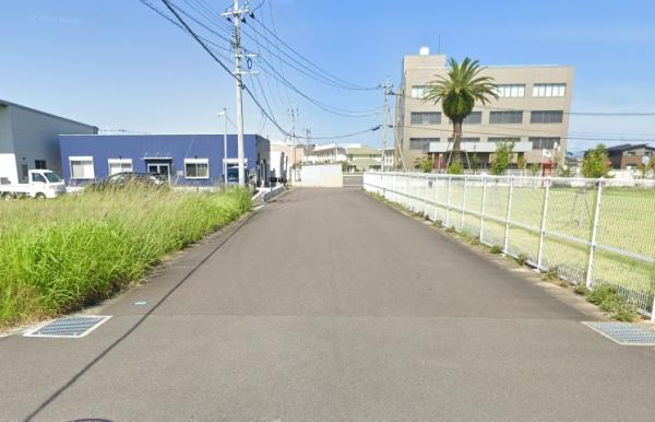 　前面道路含む現地写真　