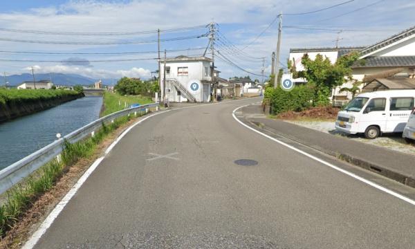 　前面道路含む現地写真　