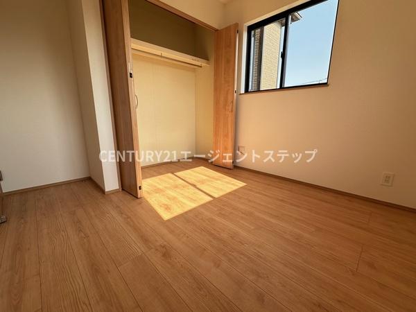 　洋室　洋室は使い勝手が良いです