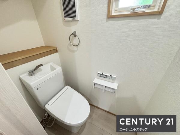　トイレ　トイレは手洗い付きです