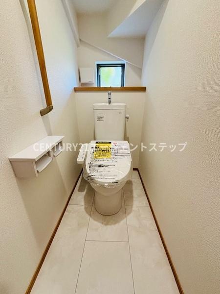 　トイレ　清潔感のあるトイレ空間です