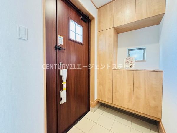 　玄関　ナチュラルな玄関空間です