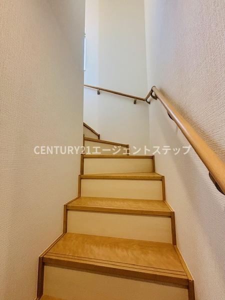 　その他内観　階段には手すりが付いています
