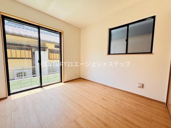 　洋室　明るさが魅力の洋室です