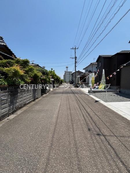 　前面道路含む現地写真　前面道路が整備された現地写真です