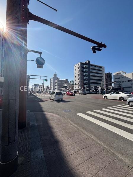 　前面道路含む現地写真　