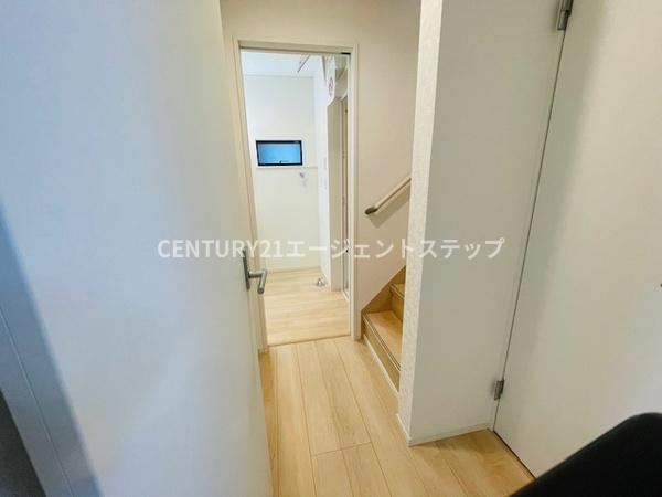 　その他　廊下のシンプルな内装です